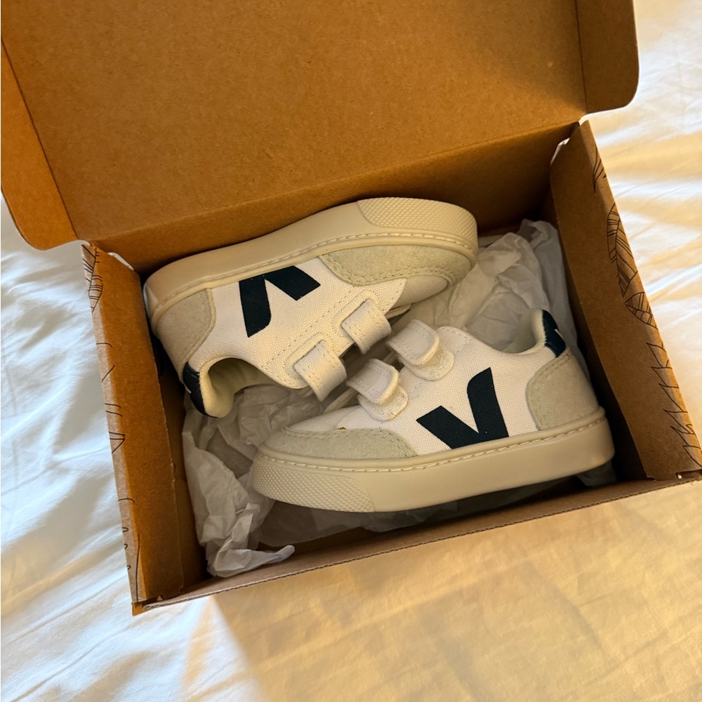 Veja V-12 Canvas Velcro Sneaker European size 23/ US size 7
